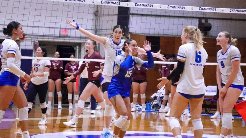 Volleyball Tops Seattle Pacific, Improves to 3-0 in Challenge