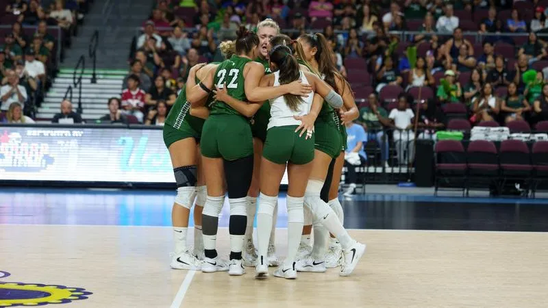 Women's Volleyball Drops Heartbreaker to UCLA in Lucky Aces Finale