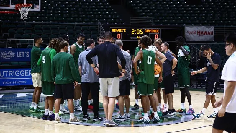 Men's Basketball Hits The Court For First Official Fall Practice