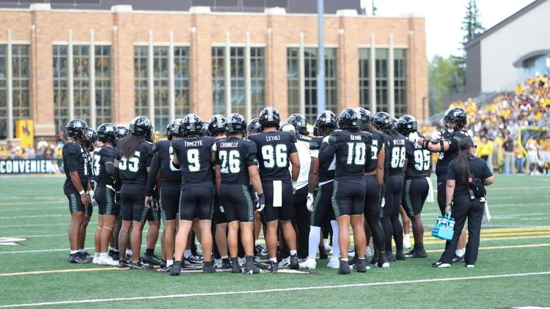Rainbow Warriors Fall To Cowboys, 27-10