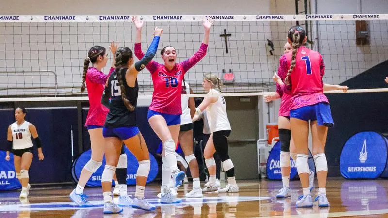 Volleyball Drops Five-Set Heartbreaker to Westmont
