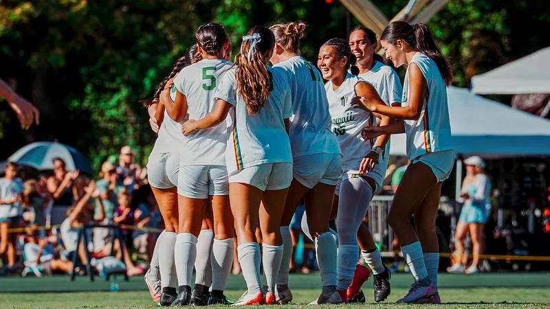 Soccer Knocks Off UTEP to Win Third Straight