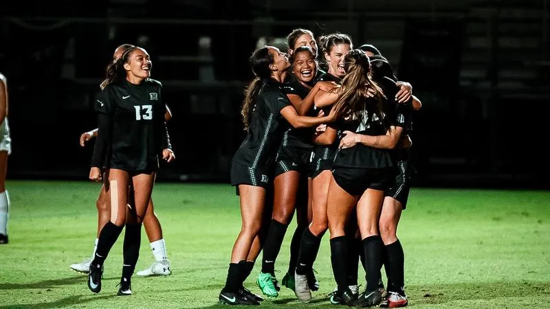 Soccer Shuts Out Spartans To Win Fourth Straight