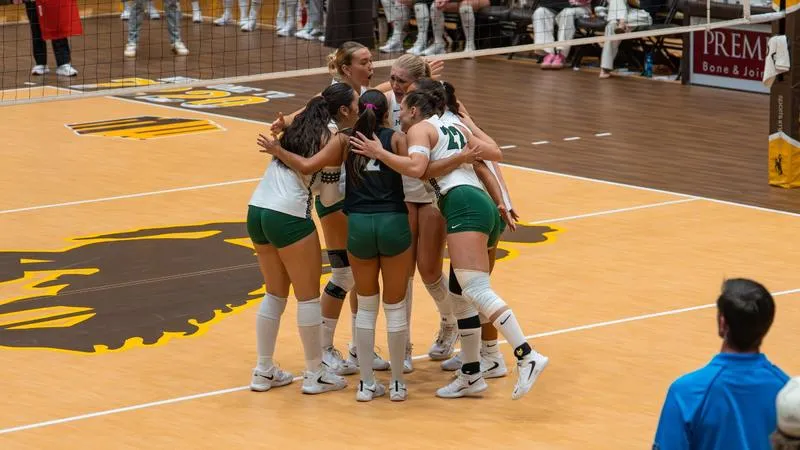 Women's Volleyball Tops Wyoming in Four Sets to Sweep Road Series