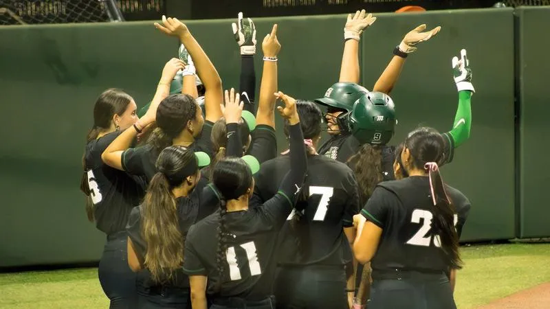 Softball Continues Fall Ball Exhibitions vs. Hawai'i Pacific