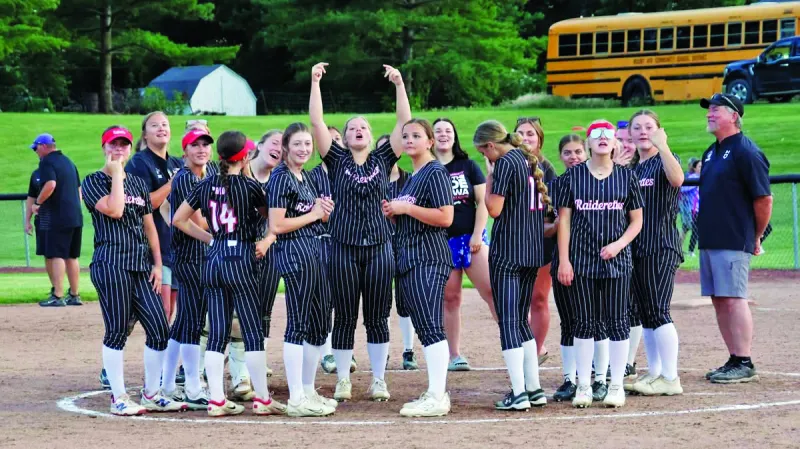 Raiderettes pick up a pair of conference wins