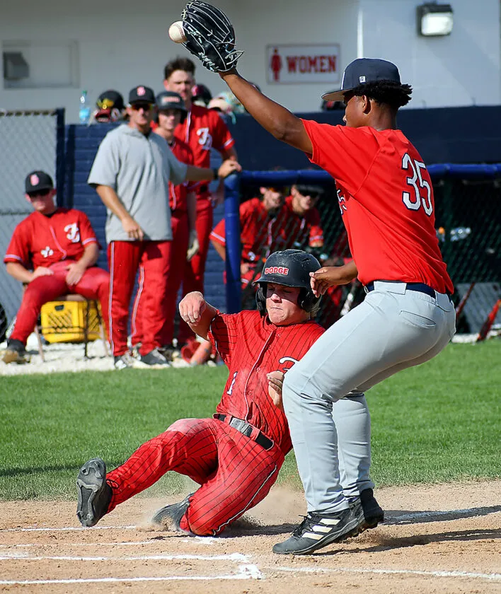 Dodgers bop Bobcats for the sweep