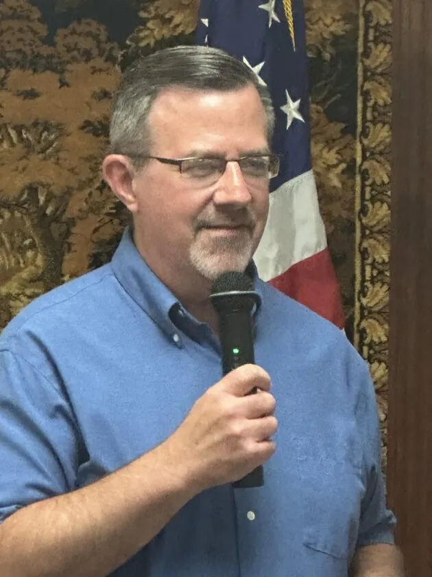 Local Elks present Hicks with 'Citizen of the Year'