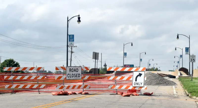Council presses pause on approving chain link fencing for Center Street viaduct