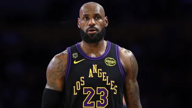 LeBron James to leave Lakers, continue his career elsewhere