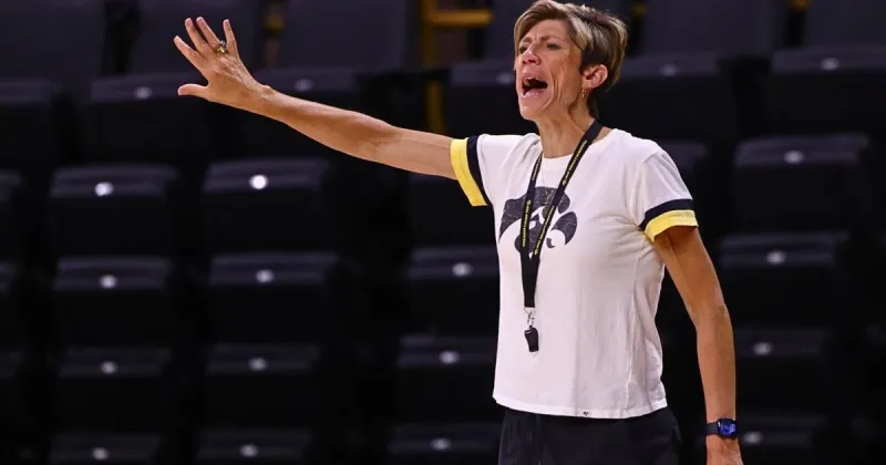When will absent Iowa newcomers rejoin Hawkeye women's basketball team?