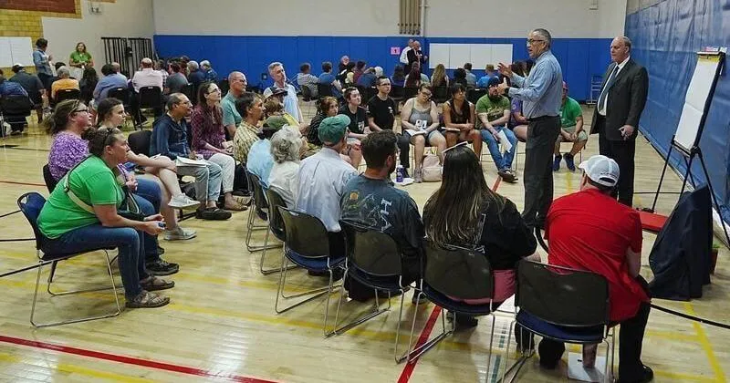 Residents overwhelmingly oppose Ames data center at listening session