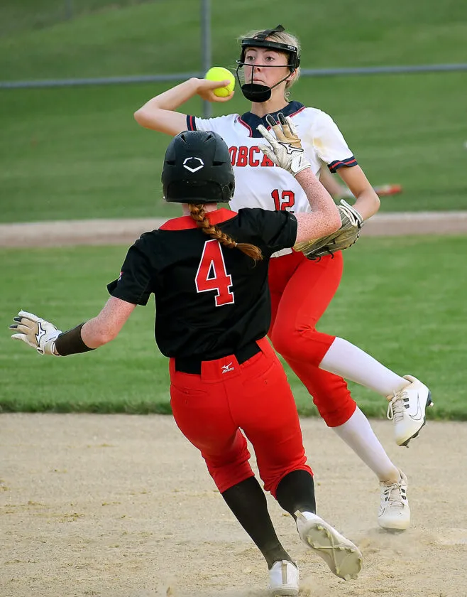 Mason City turns tables on MHS softball