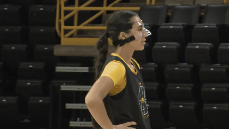 Iowa's Div. III transfer Bria Medina dealing with broken nose and new level of intensity