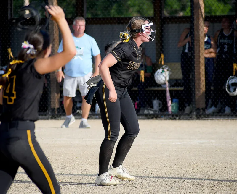 Trojans turn back Broncos