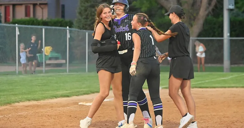 High school softball: MOC-FV beat Sioux Center on Beltman's walk-off hit