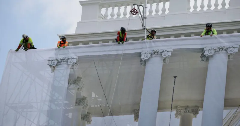 Trump White House makeover extends to entrance columns