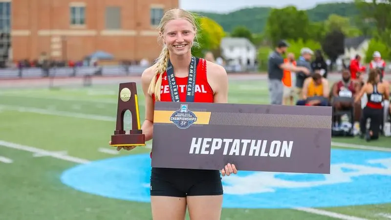 Bohlen becomes three-time CSC Academic All-American