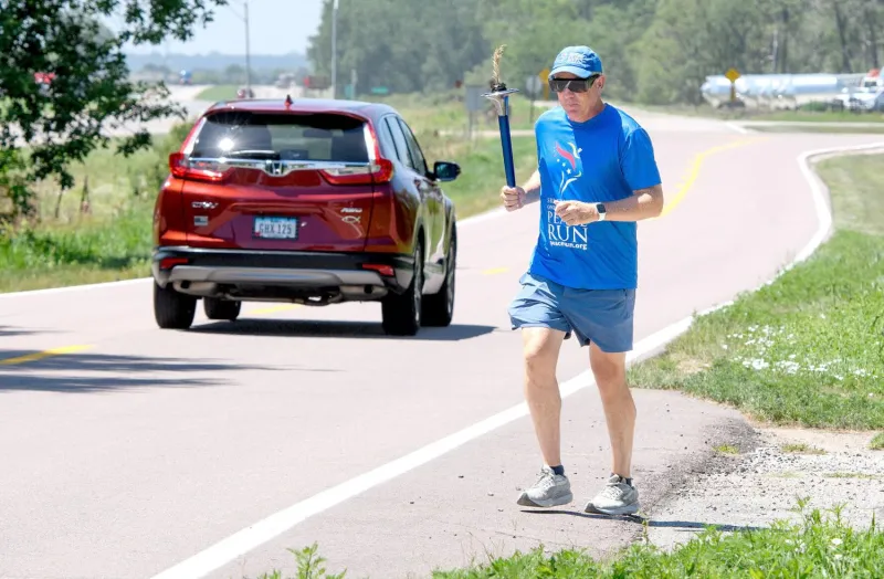A 50-state, cross-country peace run makes a stop in South Sioux City