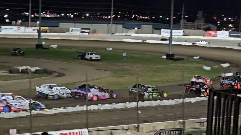 Struggling weekly crowds push Hawkeye Downs to switch to dirt track to stay competitive