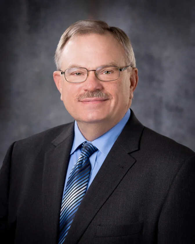 Robert Thomas retires after 44-year banking career in Marshalltown