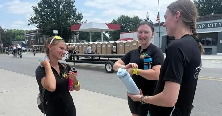 From icy to Iowa, 3 friends who met in Antarctica reunite on RAGBRAI