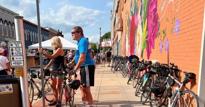 Independence welcomes throng of RAGBRAI riders with food, fun, and music