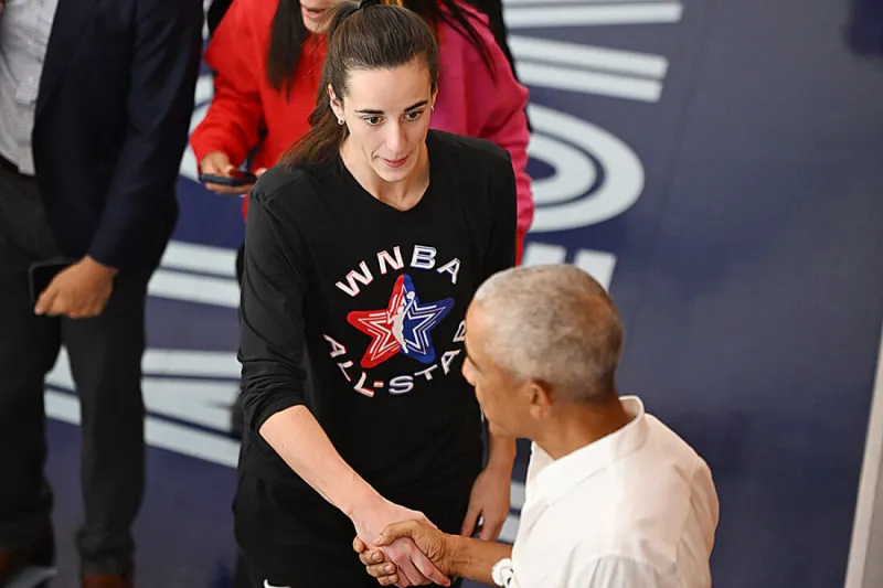 Obama surprises WNBA All-Stars during practice