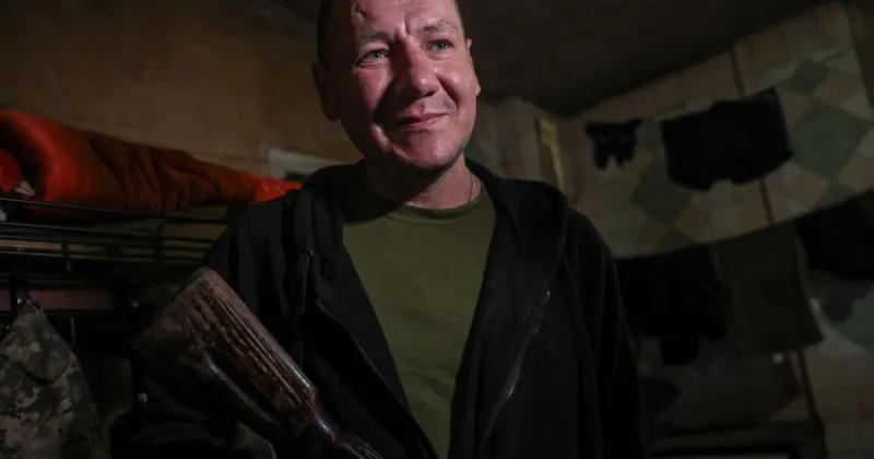 Ukrainian soldier survives almost a year in a foxhole