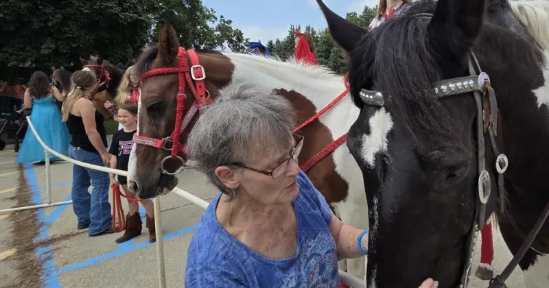 Giddy-up! Performing horses bring joy to Mason City nursing home residents