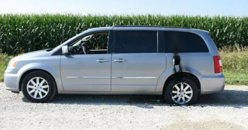 Waterloo man arrested for trying to burn ex-girlfriend's minivan