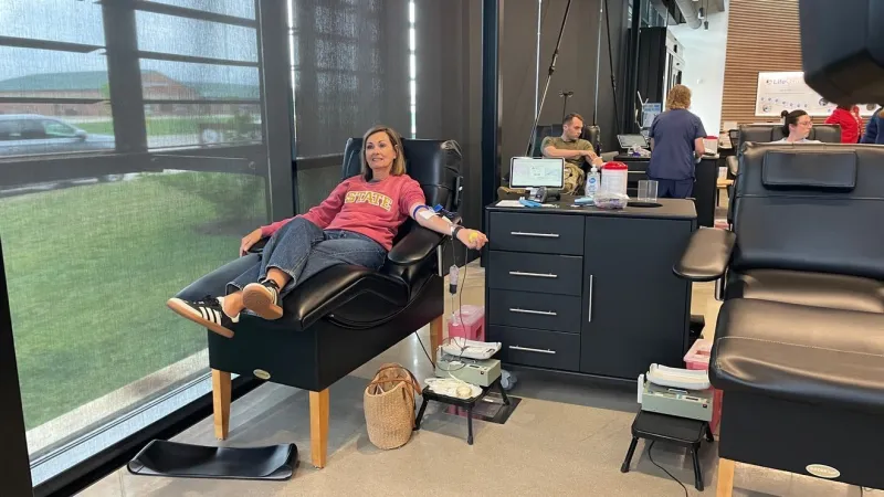 Amid blood shortage, Gov. Reynolds donates and encourages Iowans to do the same