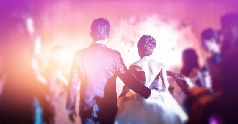 Naked dressing for brides tries to square the circle | Froma Harrop