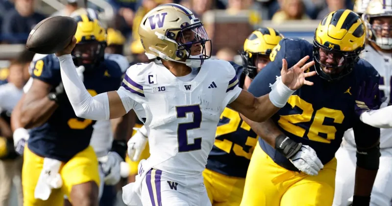 Everyone loves favorites. These college football dark-horse teams could crash the party