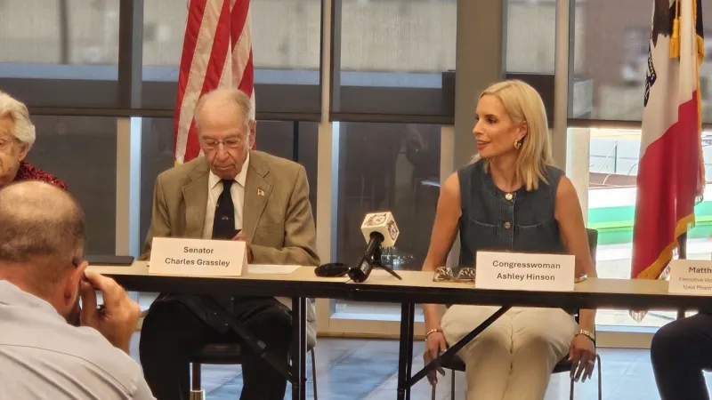 Hinson, Grassley meet Waterloo pharmacists to discuss PBM reform efforts