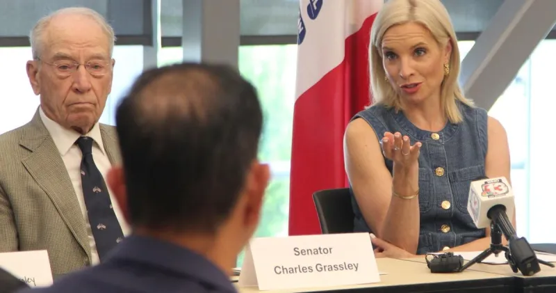 Grassley, Hinson talk with pharmacists about challenges posed by pharmacy benefit managers