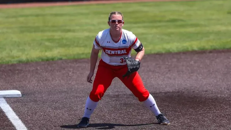 Fourteen Dutch softball players tabbed for NFCA academic squad