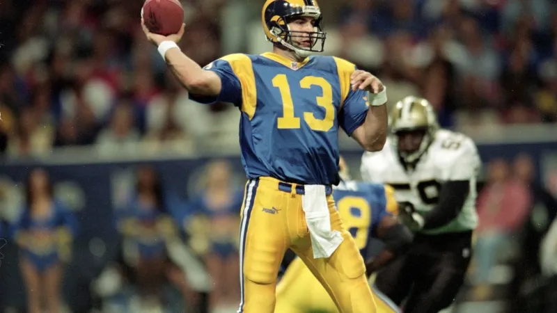 Super Bowl MVP and UNI quarterback Kurt Warner to have his number retired by the Panthers