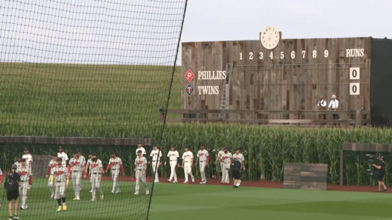 MLB meshes the past and present at the Field of Dreams