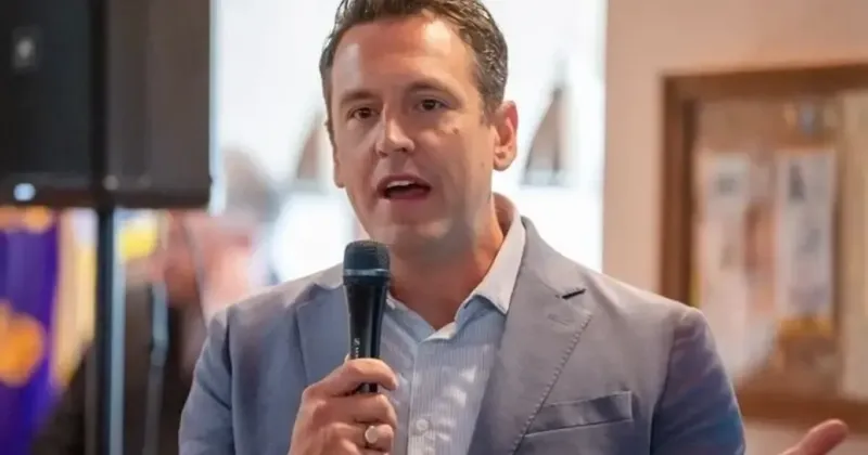 Zach Lahn ramps up public campaigning as he courts Iowa voters