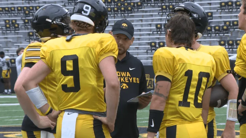 Ferentz calls QB race cloudy after Kids Day, despite Hecklinski's five TDs