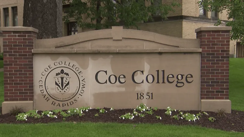 Coe College gains approval for three-year online business degree