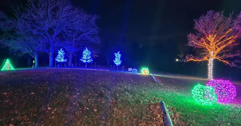 Hickory Hills holiday light show displays, sponsorships sought