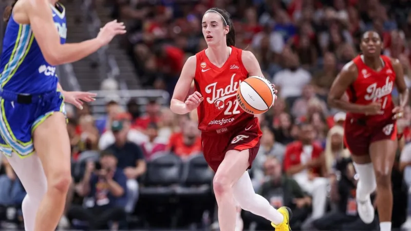 Indiana visits Dallas, aims for 25th win of season