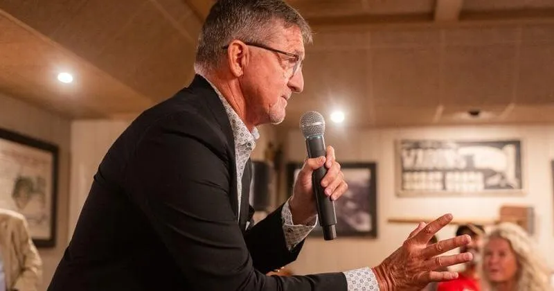 Michael Flynn tells Iowans state of US in peril if Republicans lose