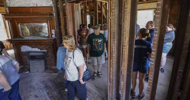 Habit for Humanity shows off accomplishments with annual bus tours
