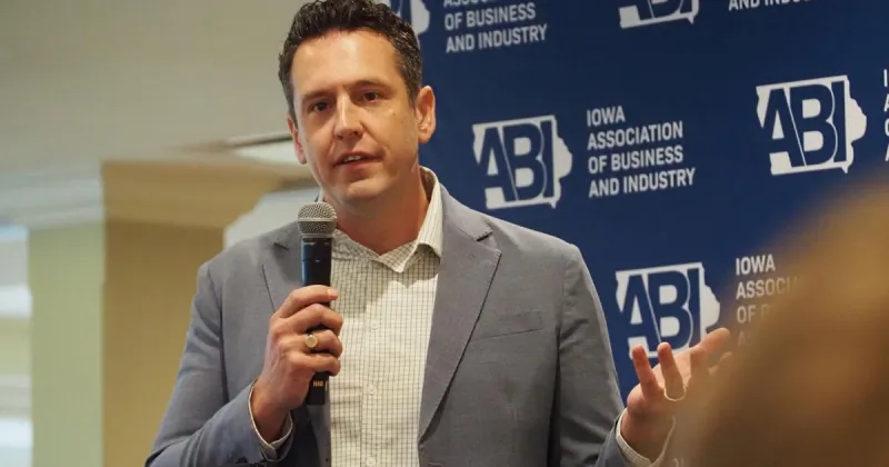 Zach Lahn calls for state regulation of data centers, surveillance cameras