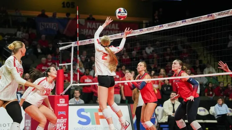 Potthoff Leads Raiders to a Sweep with 33 Assists