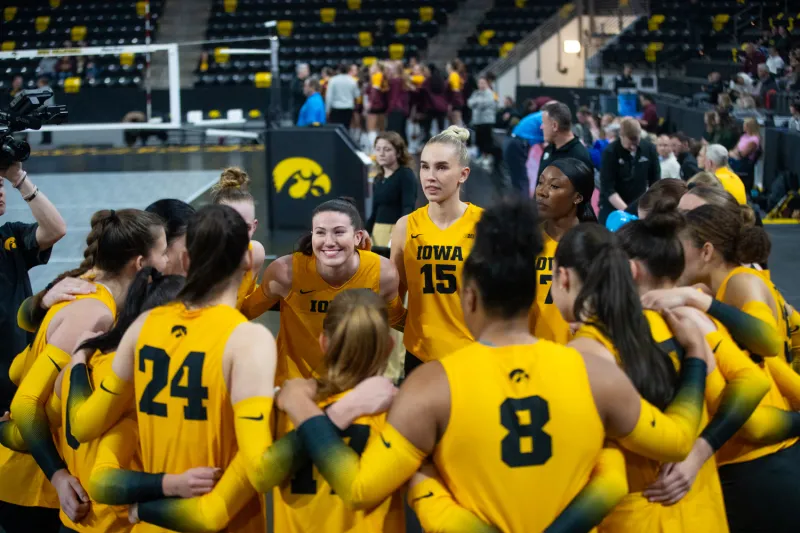 Iowa volleyball notebook | Hawkeyes go 3-0 at Black Knight Invitational