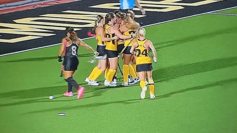 Iowa field hockey knocks off two top ten teams to start season